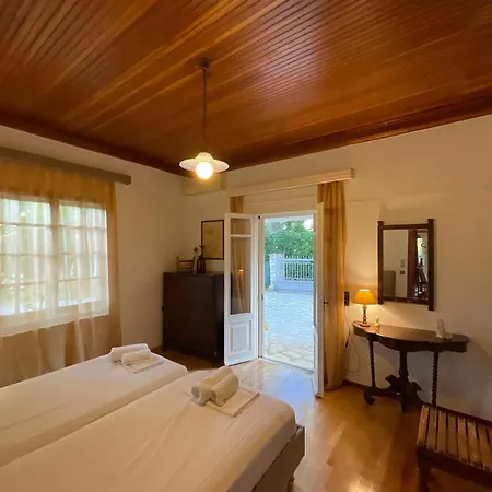 Villa Gyra - Ermis With Private Pool *